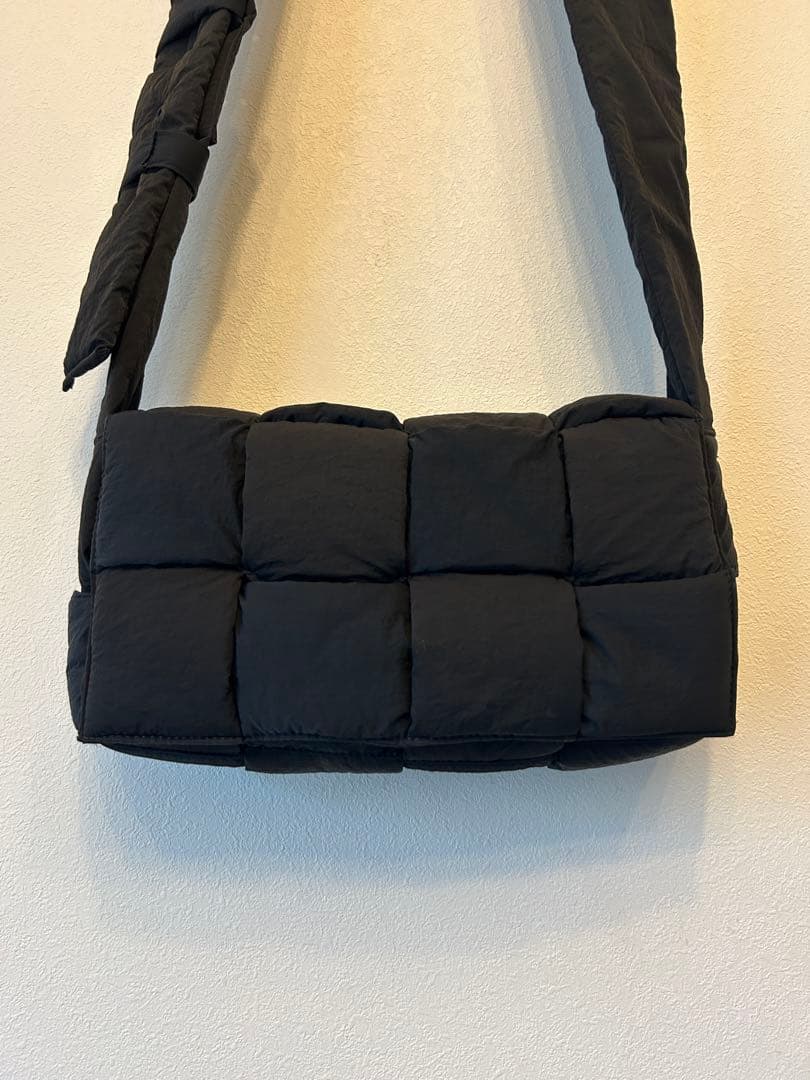 BOTTEGA VENETA パデットカセットナイロン 黒 保存袋