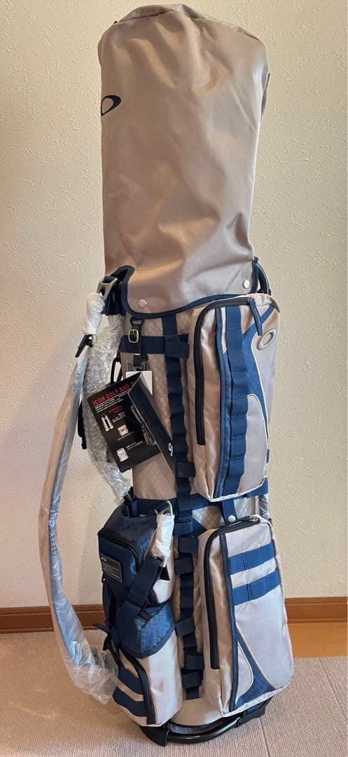 OAKLEY スタンド式ゴルフバッグ 9.5型 47インチ クリーム/ネイビー