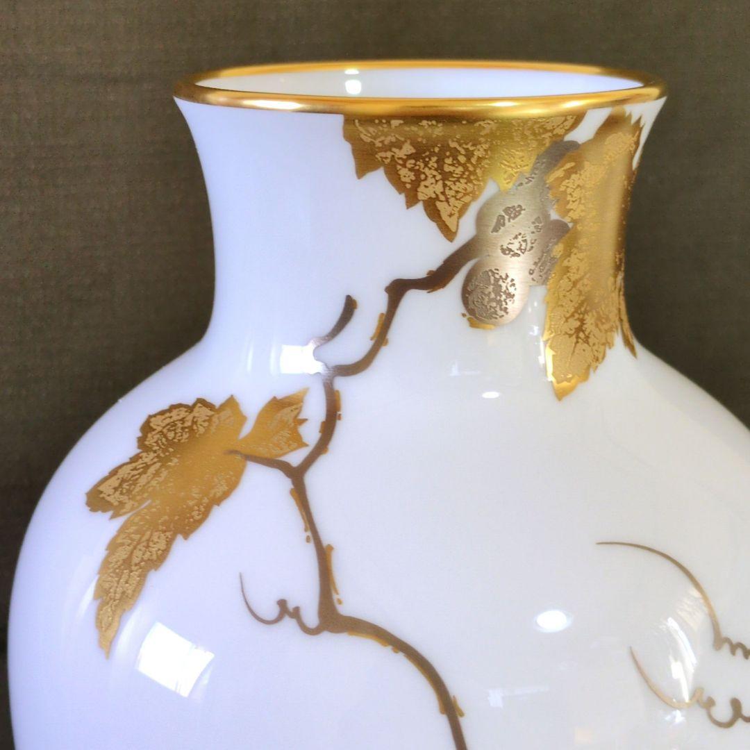 大倉陶園　金蝕葡萄　陶器製 花瓶 ホワイト・ゴールド　美品✨️