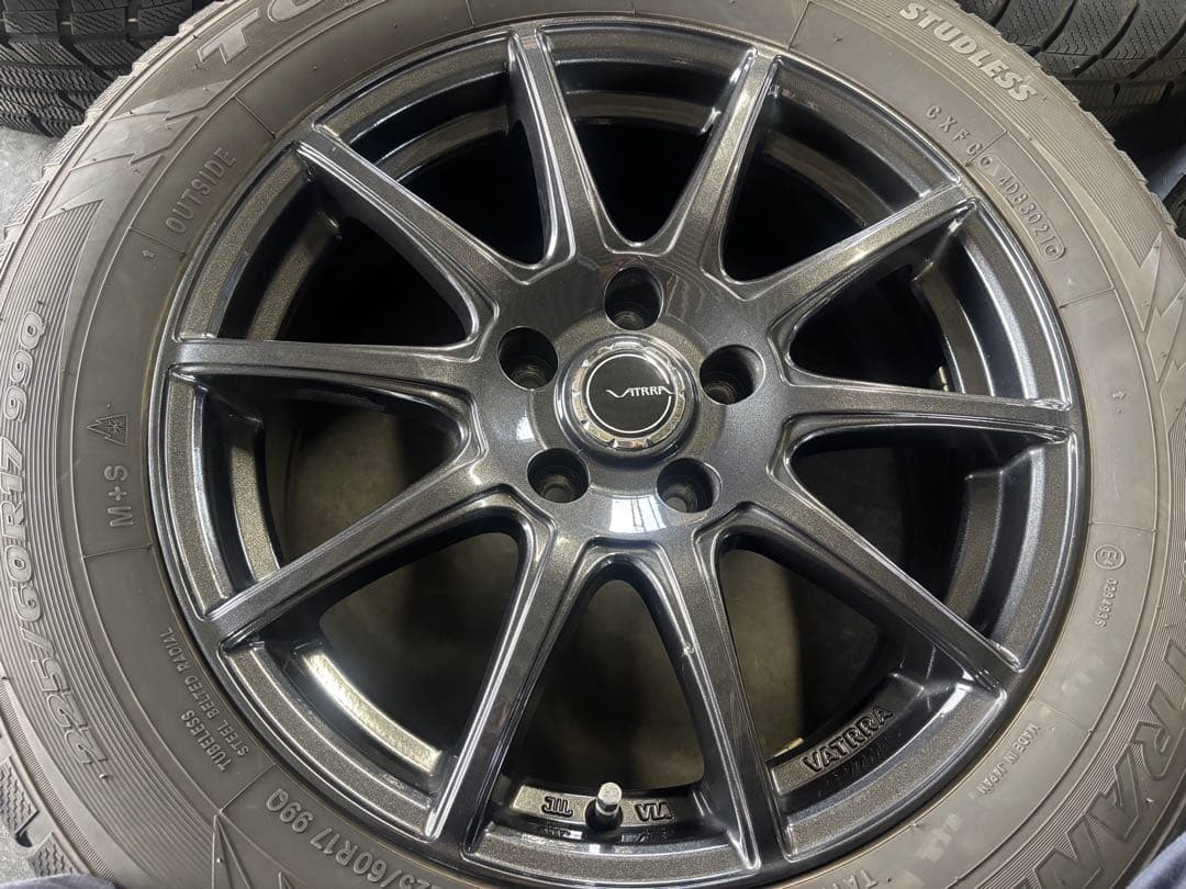 アルファードヴェルファイア　225/60R17 トーヨーウィンタートランパスTX