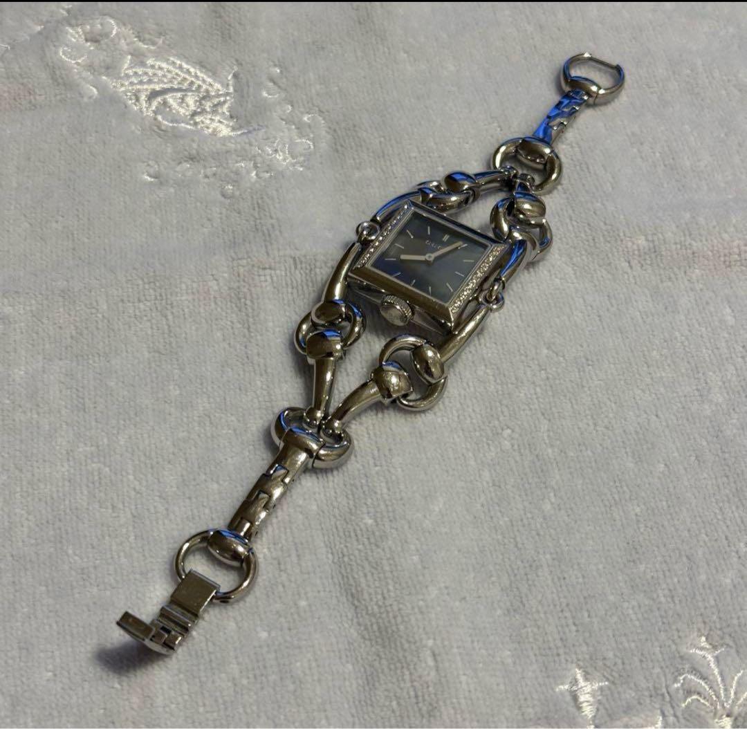 GUCCI レディース　時計　ダイヤモンド　ベゼルスクエア ウォッチ