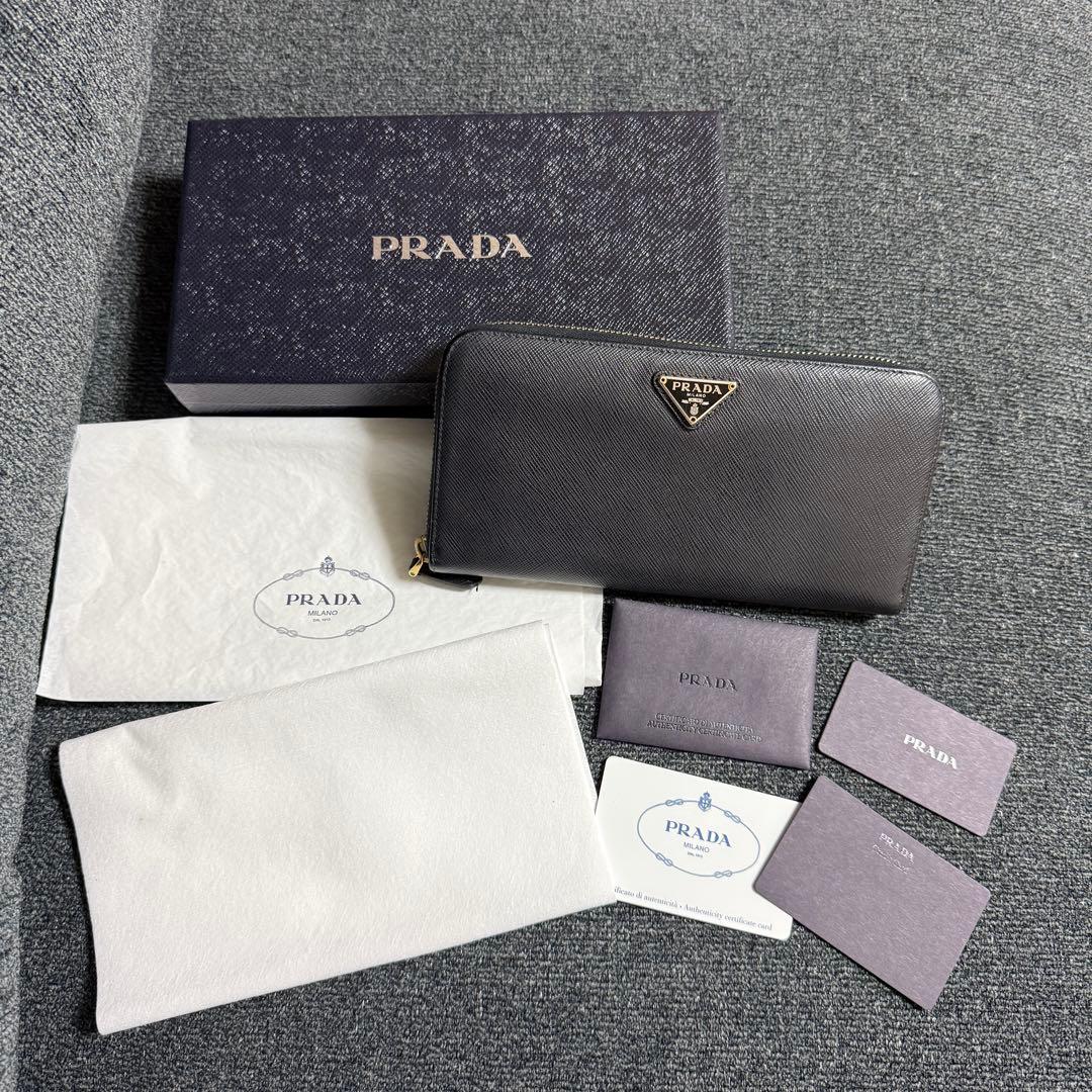 PRADA サフィアーノ長財布