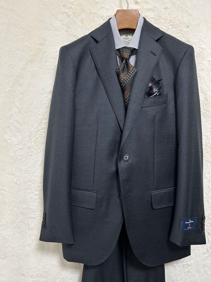 【新品】エルメネジルドゼニア生地 メンズ スーツ A6 L ダークグレー 無地