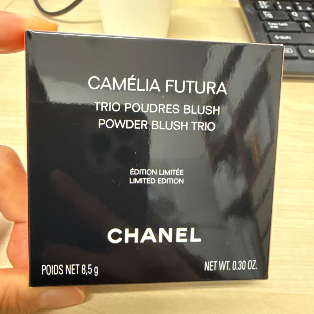 【新品未使用】CHANEL CAMÉLIA FUTURAパウダーブラッシュトリオ