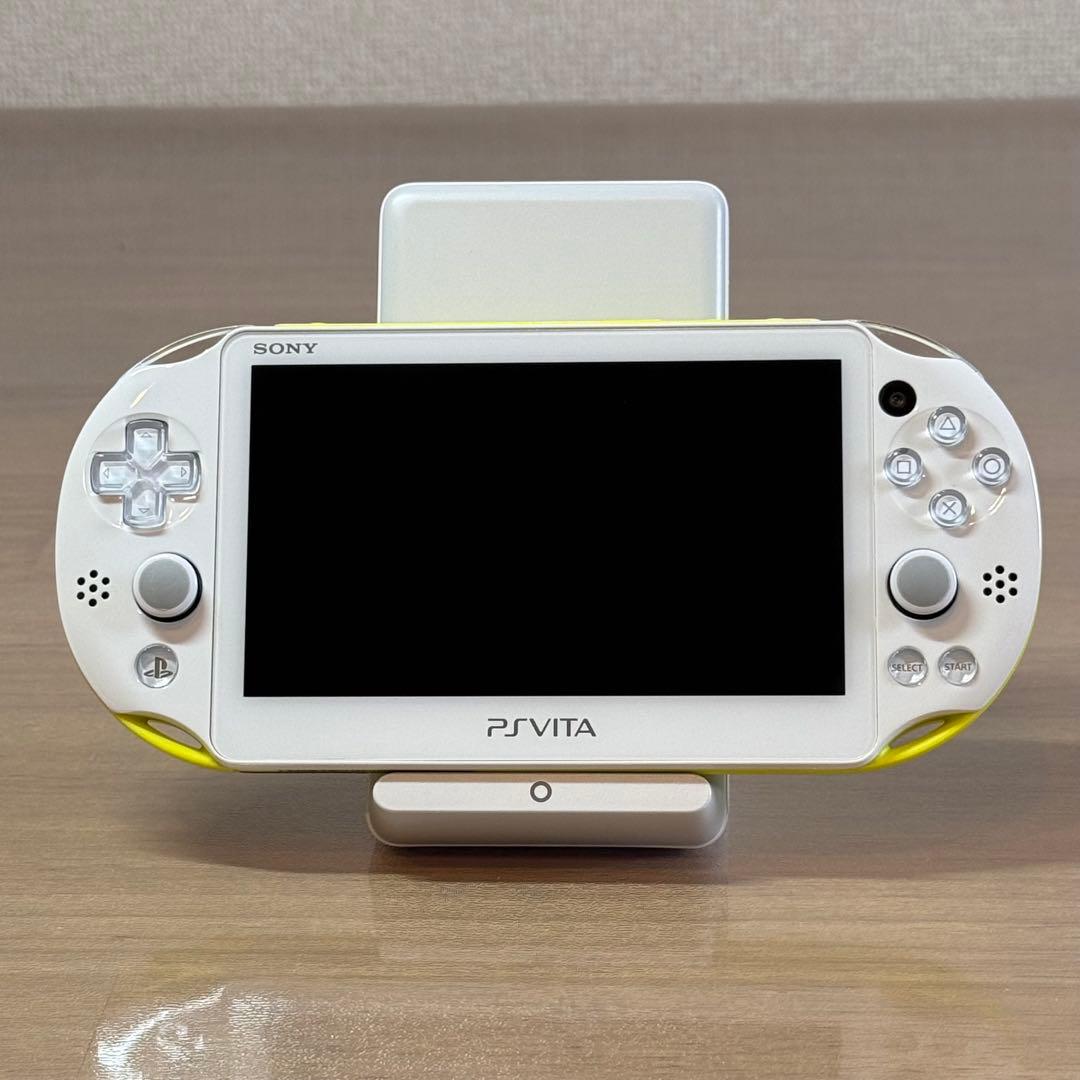 4-080【美品】PSVITA PCH-2000 ライムグリーン/ホワイト