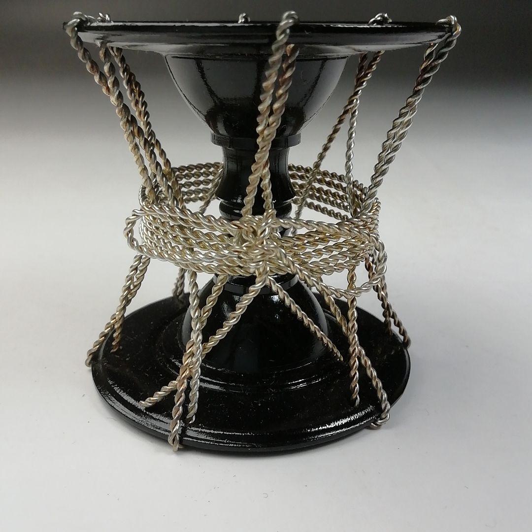 Ｔ７２５　蓋置　『黒漆　銀線紐鼓』『井波慶州』　共箱　茶道具