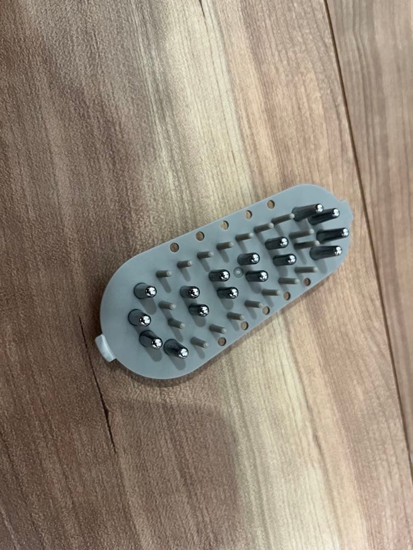 スカルプブラシ　EMS ラジオ波　頭皮・お顔のリフトケア