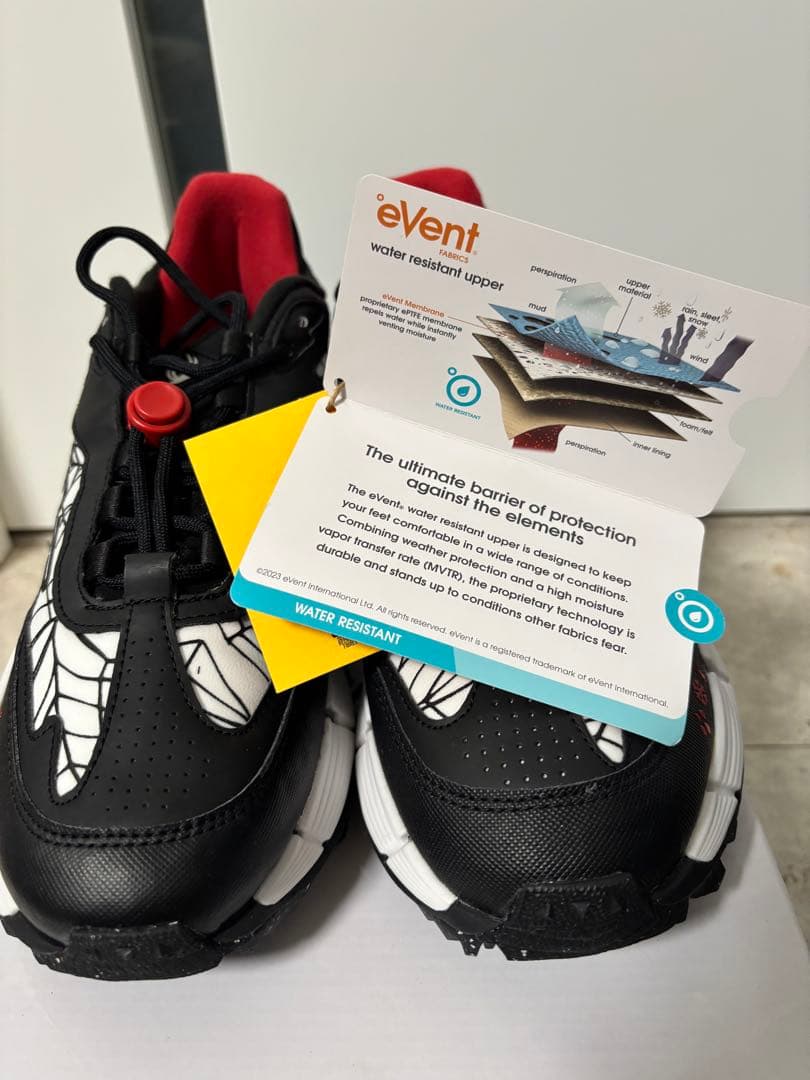 【新品・未使用】スパイダーSPYDER・ KINETICA 2.5 スニーカー