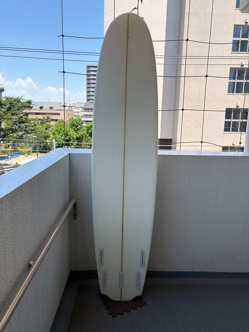 The BeHINDS シェイパー奥田慶ミッドレングス シモンズ 8.2フィート