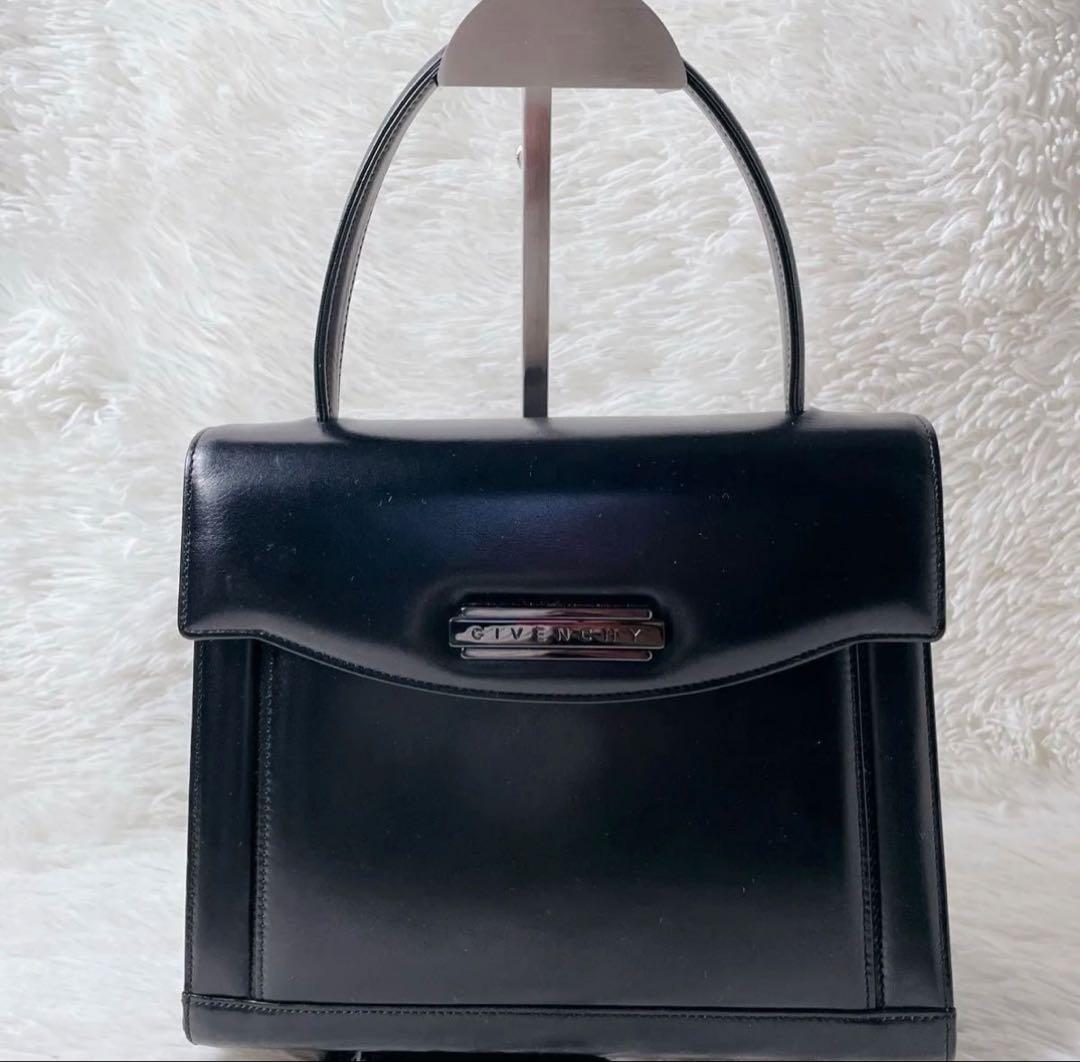 【極美品】GIVENCHY フォーマル ハンドバッグ ロゴプレート ブラック