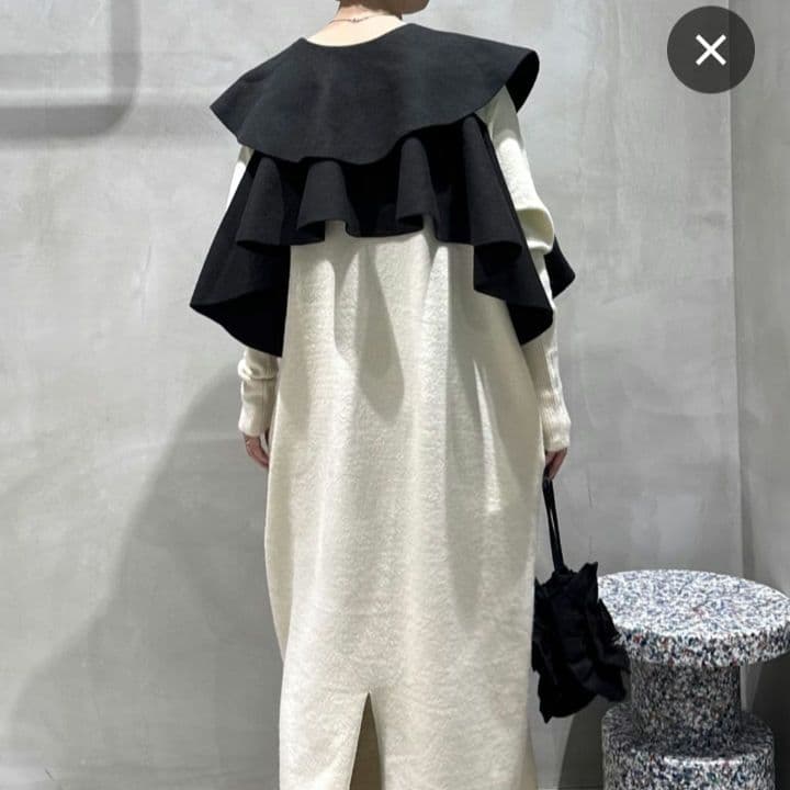 ヘリンドットサイ ラッフル ニット ドレス　フリル　バイカラー　ワンピース