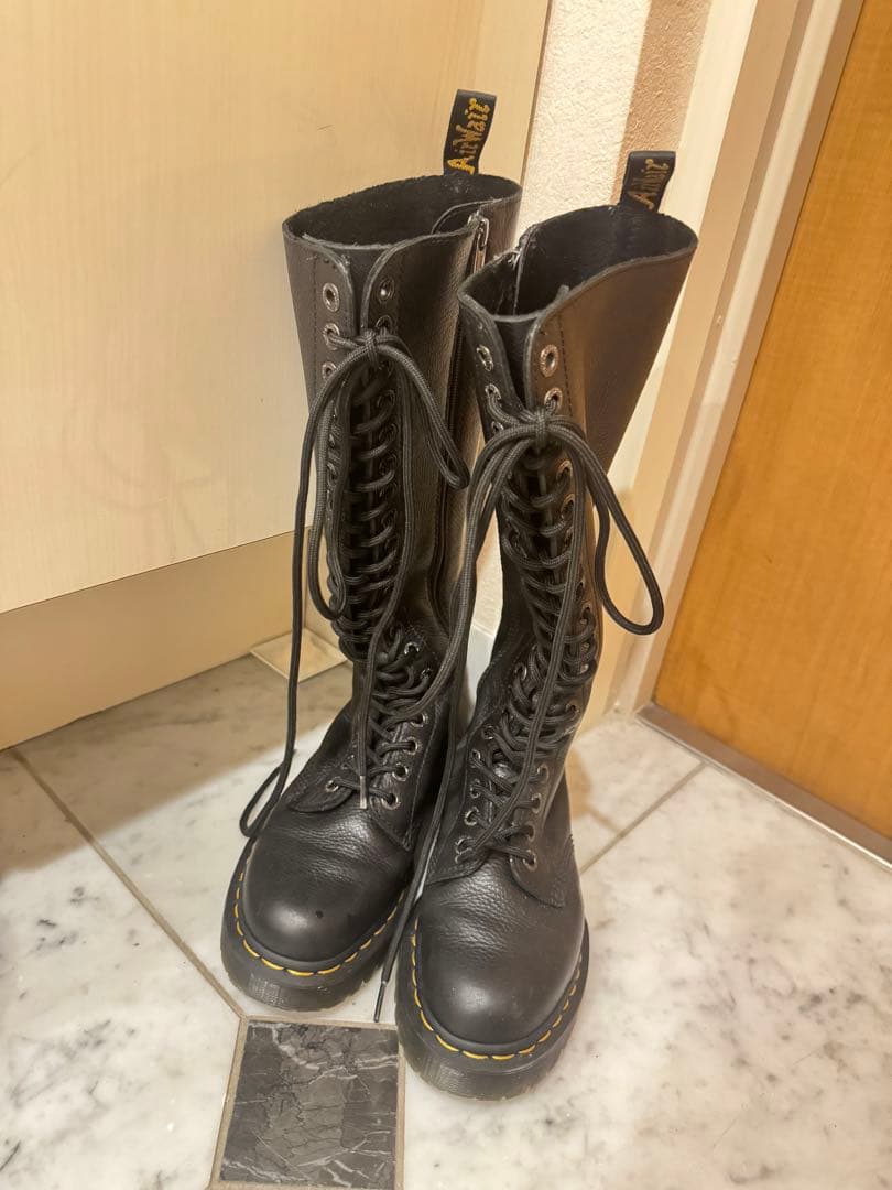 Dr.Martens 20ホール ロングブーツ ブラック