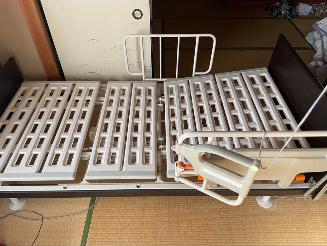 値下げパラマウントベッド 電動シングル介護用ベッド　直接引き渡し可能東京都三鷹市