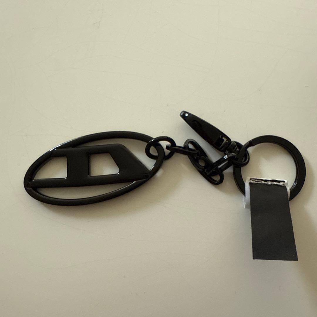 DIESEL キーホルダー キーリング オーバルD ロゴ チャーム　ブラック