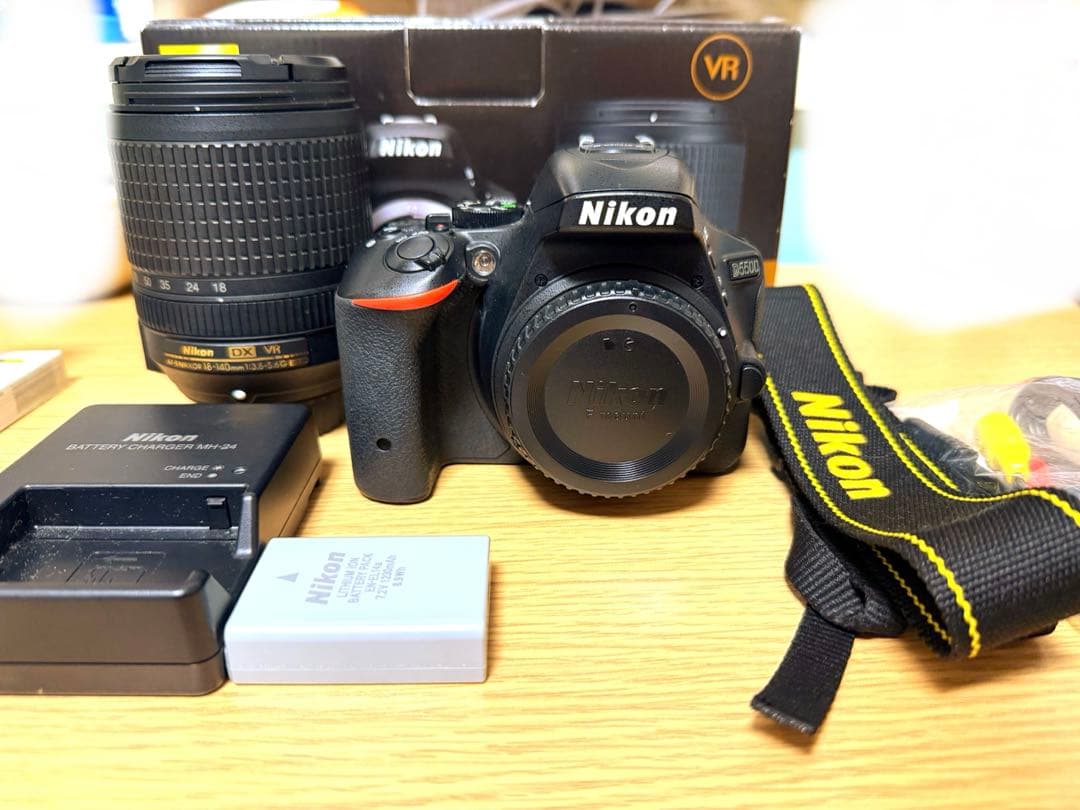 Nikon D5500 18-140 VR Kit 箱あり★