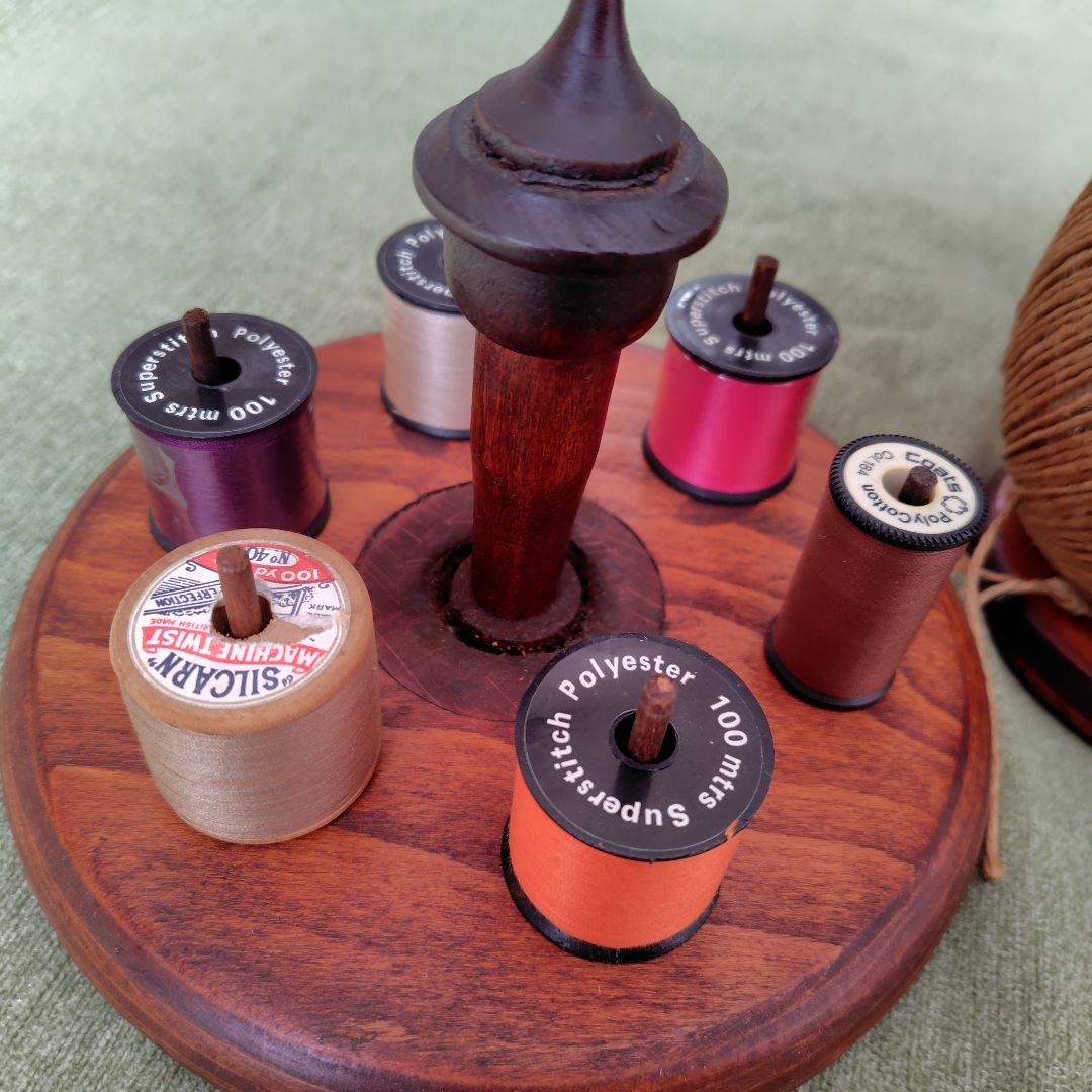 英国アンティーク　木製糸巻きホルダーとボビンスタンドセット