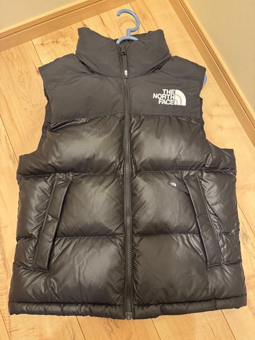 新品未使用。ザ・ノースフェイスヌプシベスト黒。 Sサイズ
