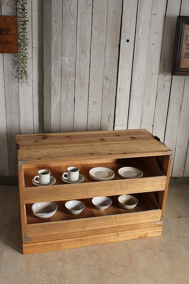 古い木製の引き出し　2段