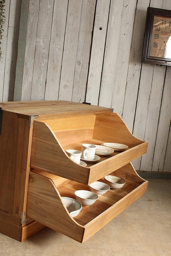 古い木製の引き出し　2段