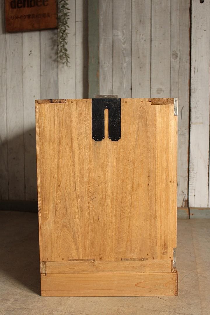 古い木製の引き出し　2段