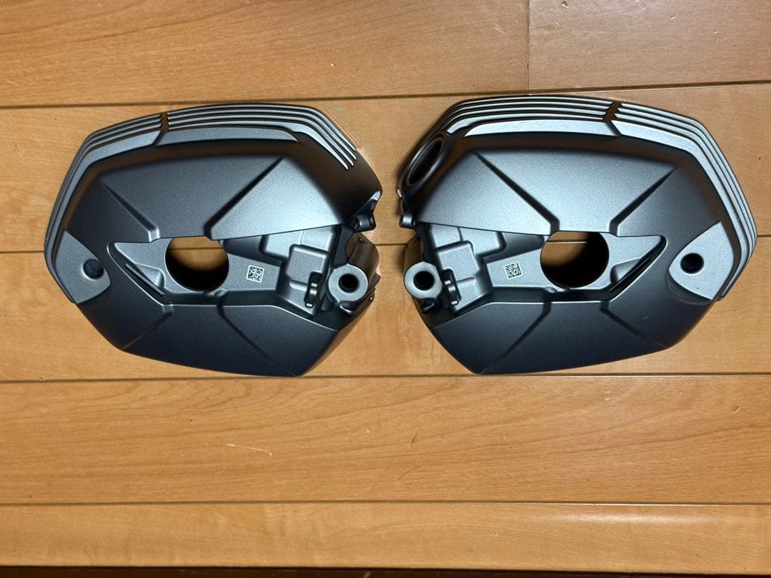 中古 2022年式RnineT用純正シリンダーヘッドカバー左右セット