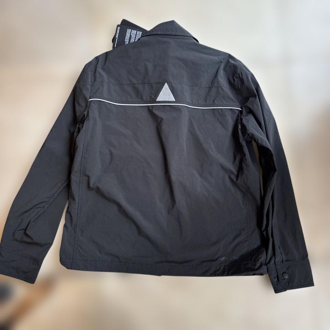 新品未使用！黒モンクレール　ウィンドブレーカー！