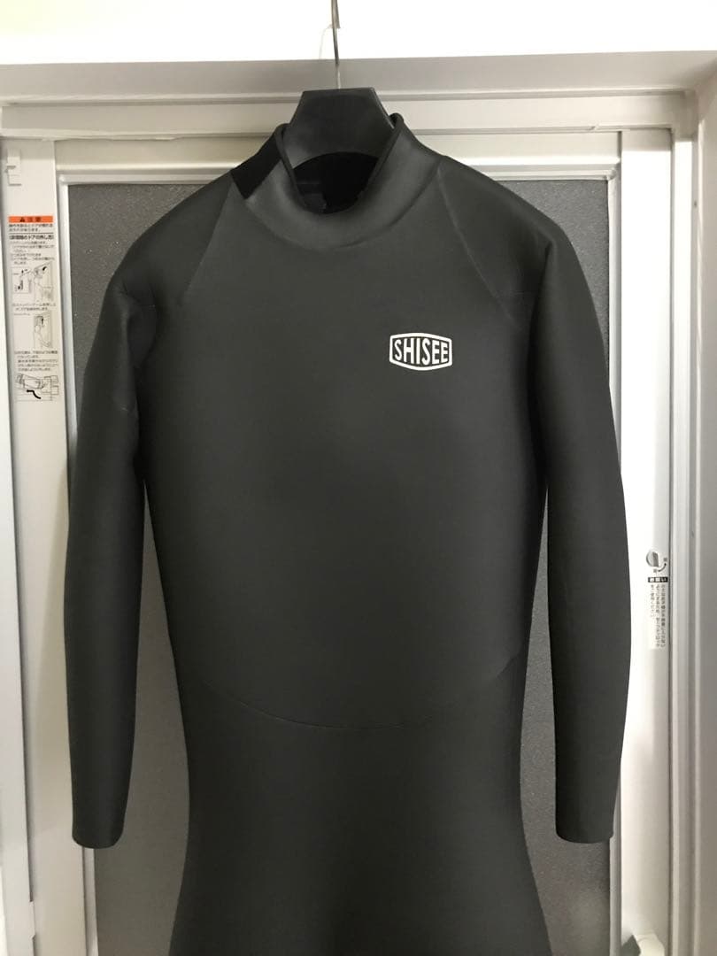 国産高品質　SHISEE セミドライ　ウェットスーツ