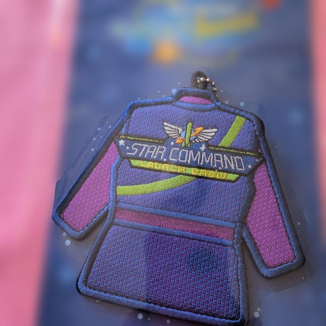 新品　バズライトイヤー　ワッペンバッジ　２種　非売品シール付　アストロブラスター