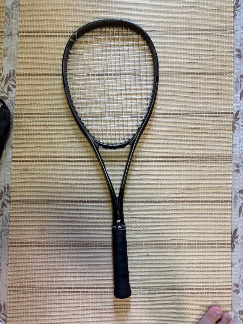 カーボンファイバー テニスラケット 軟式用　元値は2万円〜3万円！買うなら今！