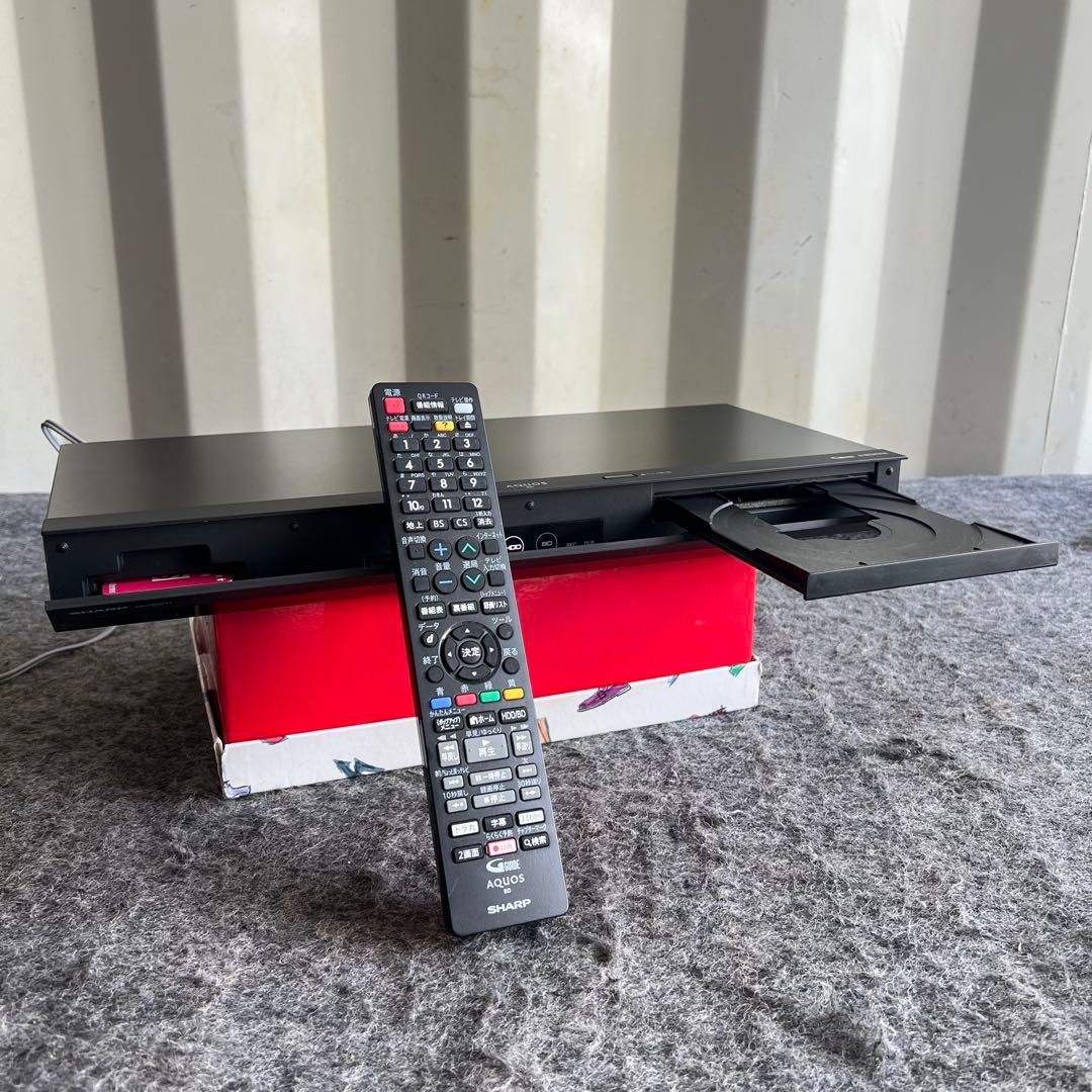 AG95激安早い者勝ち✨ シャープ　ブルーレイ　大容量2TB 3番組同時録画✨