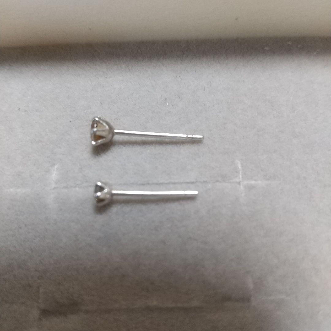 プラチナ　ダイヤモンドピアス 片耳用 0.1カラット