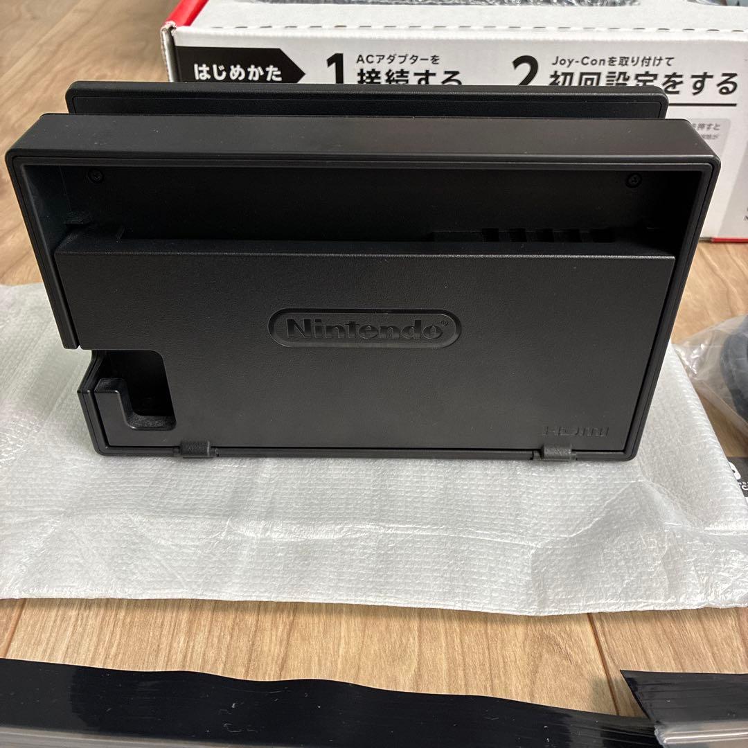 【美品】Nintendo Switch 本体 プロコン×２ 充電スタンド セット