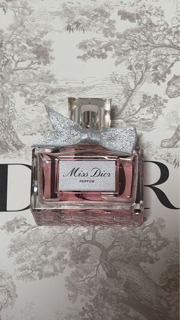 Miss Dior Parfum ミス　ディオール　パルファン