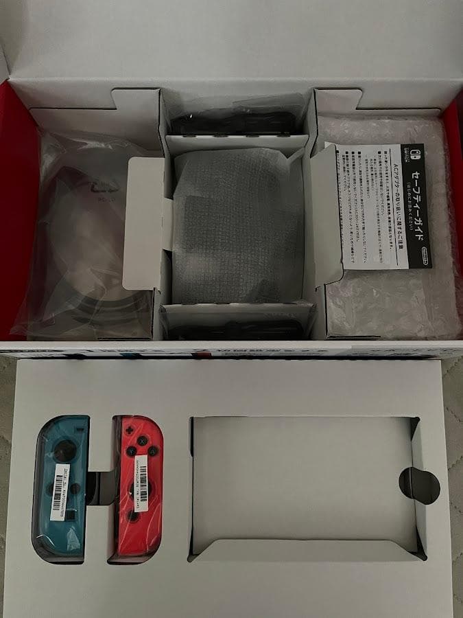 【美品】 Nintendo Switch 本体 新モデル (バッテリー強化版)