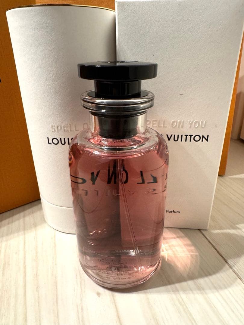 【値下げ中】ルイヴィトンの香水 スペル オン ユー100ml