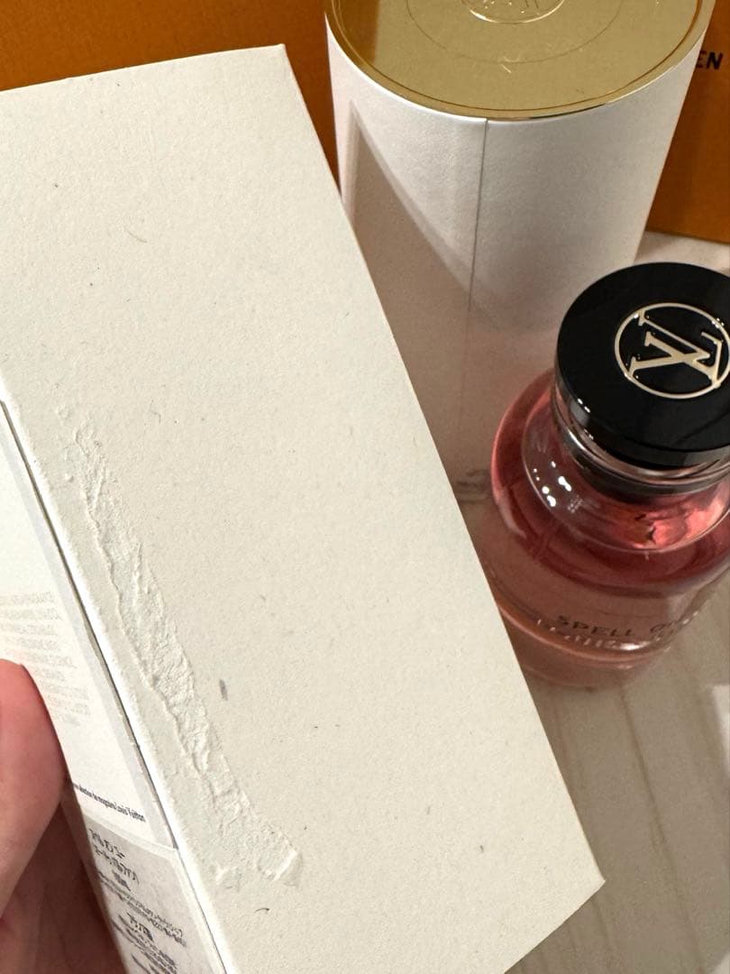 【値下げ中】ルイヴィトンの香水 スペル オン ユー100ml