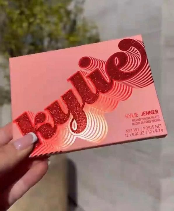 VALENTINE Collection PR BOX カイリーコスメティックス