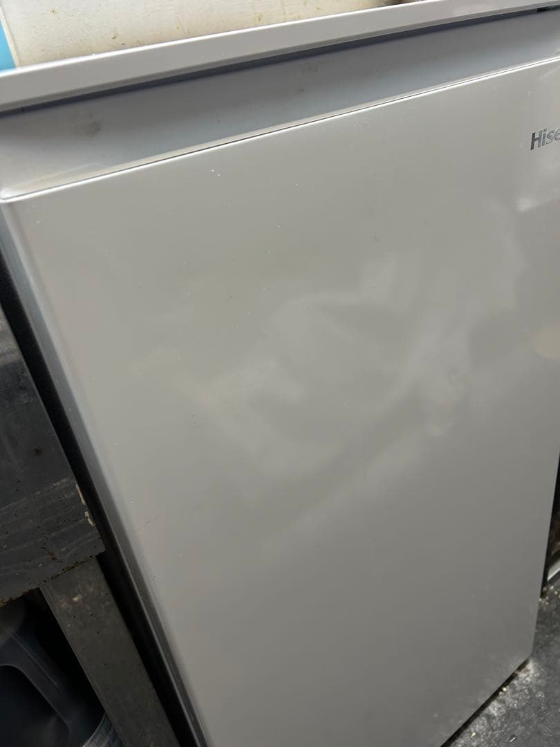 Hisenseハイセンス HF-A61W 61L ホワイト静音 耐熱天板 冷凍庫