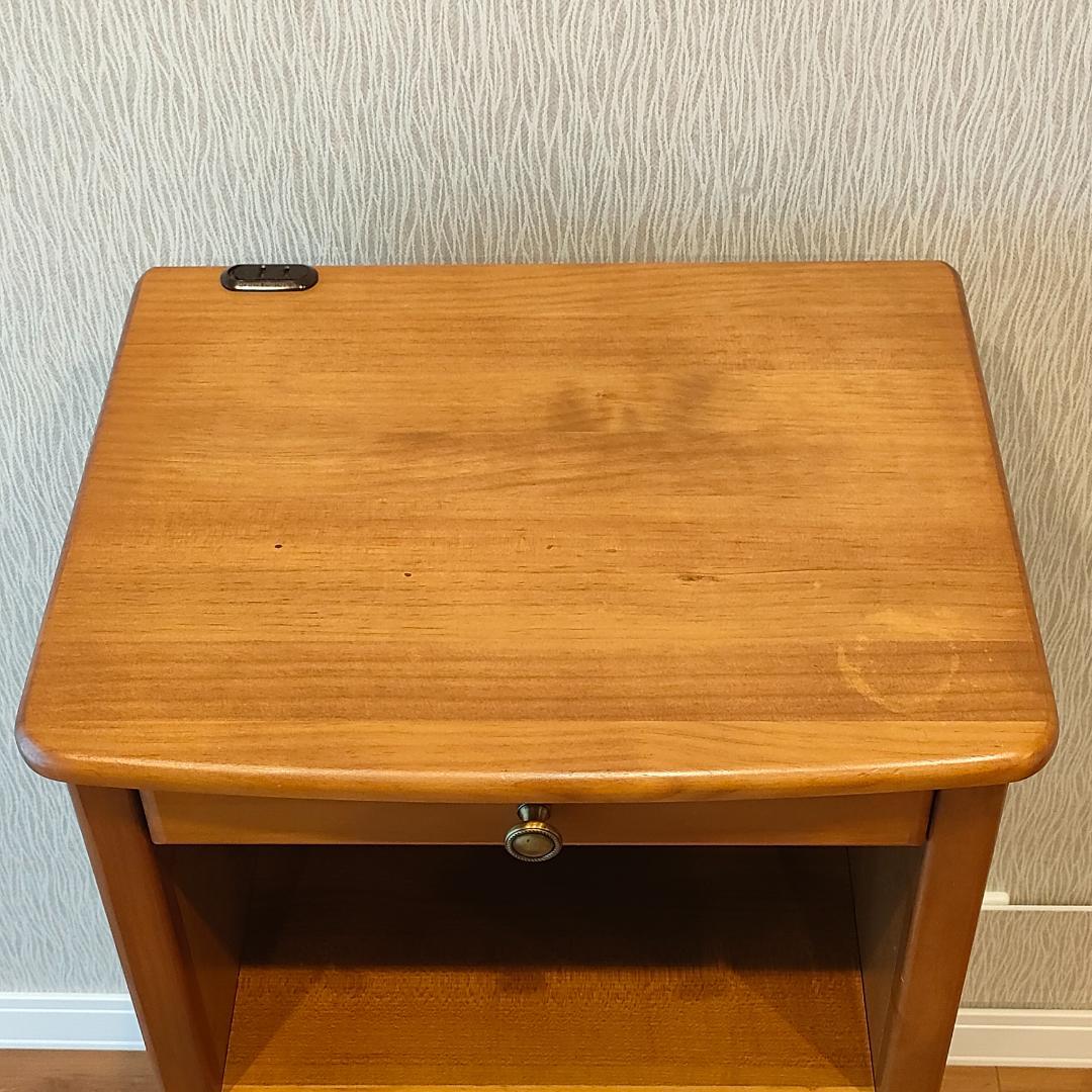 曙工芸　キャビネット　パイン材　キャスター　コンセント付き