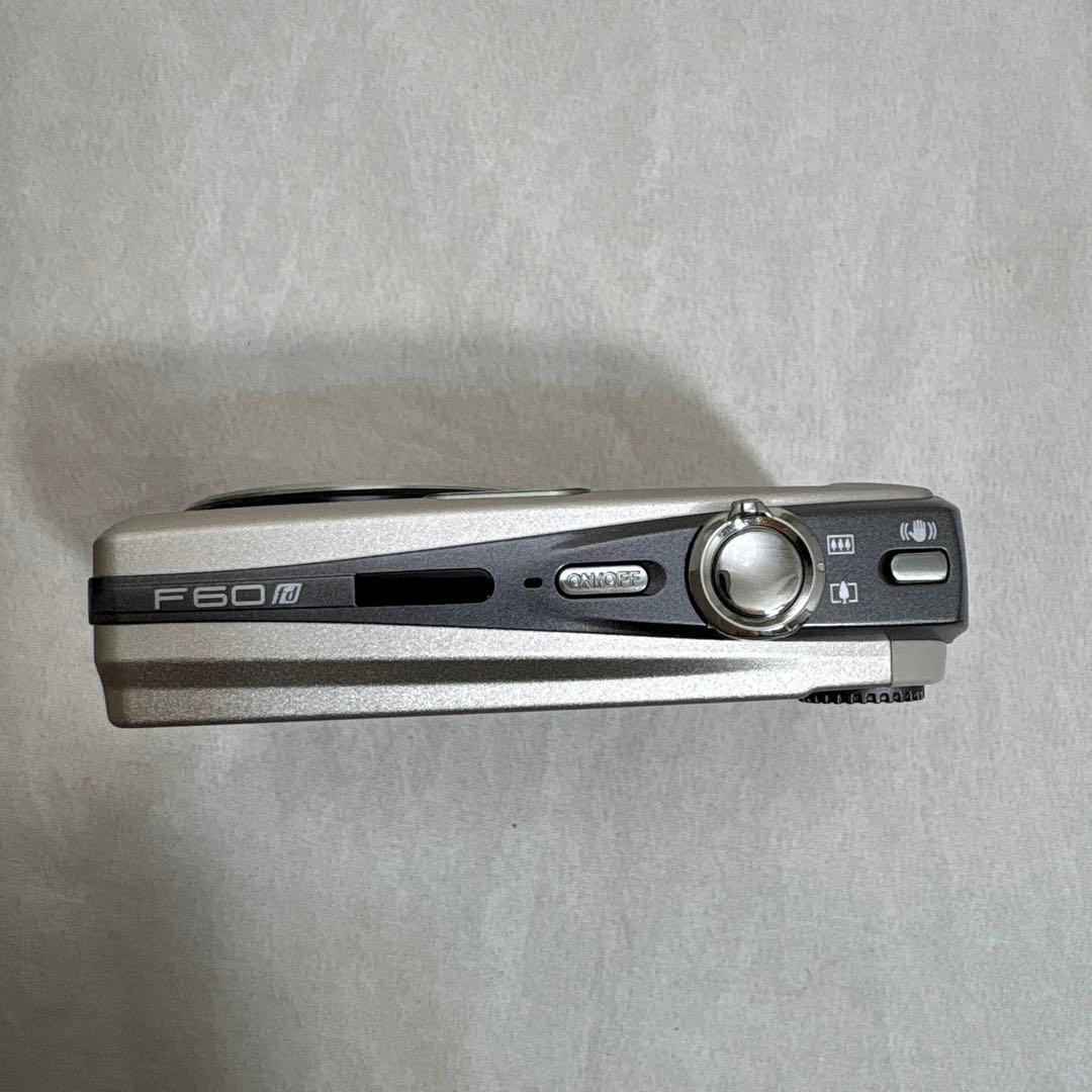 富士フィルム FINEPIX F60fd ☆シルバー☆取扱説明書・充電器・充電式
