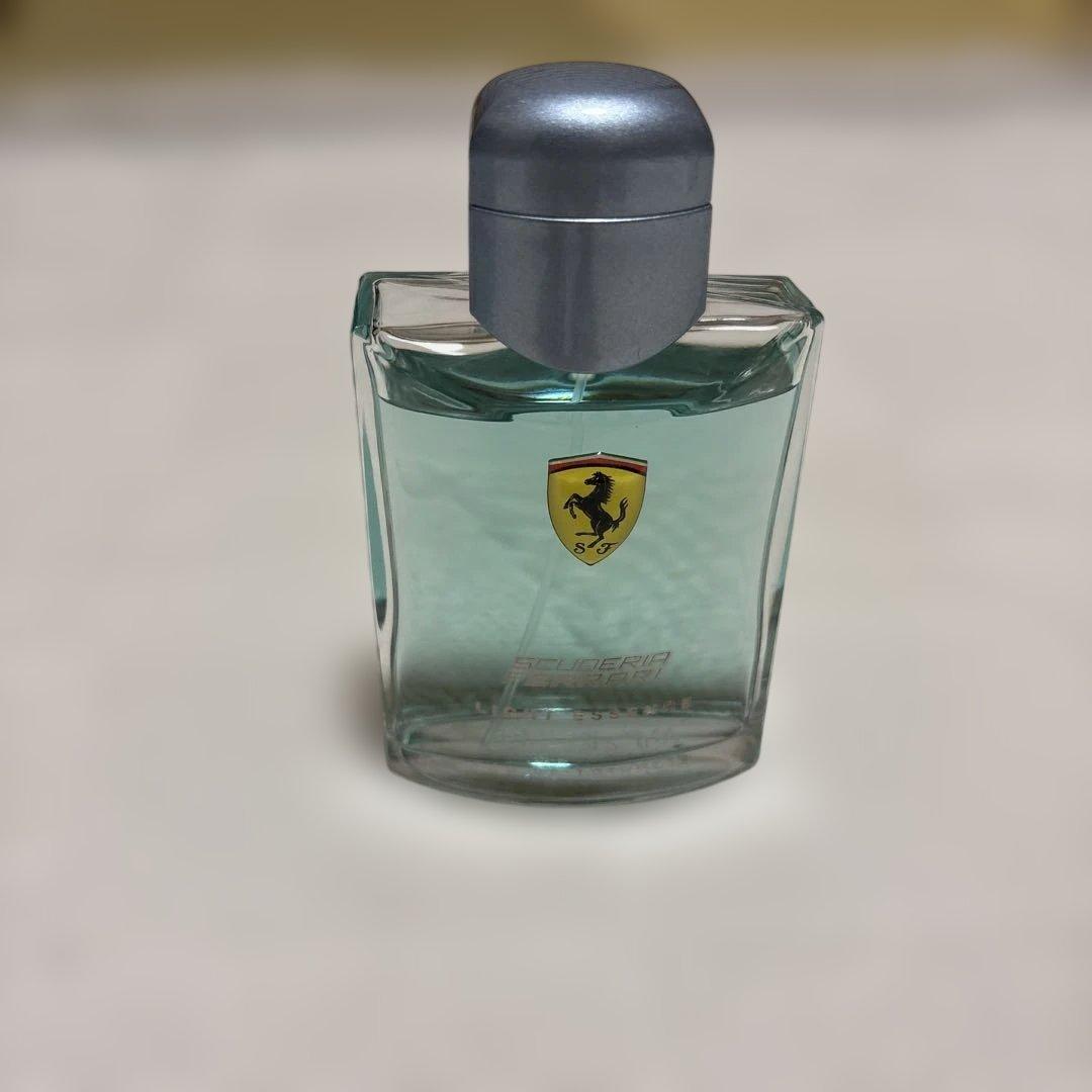 香水(ユニセックス) Scuderia Ferrari Light Essence 125ml