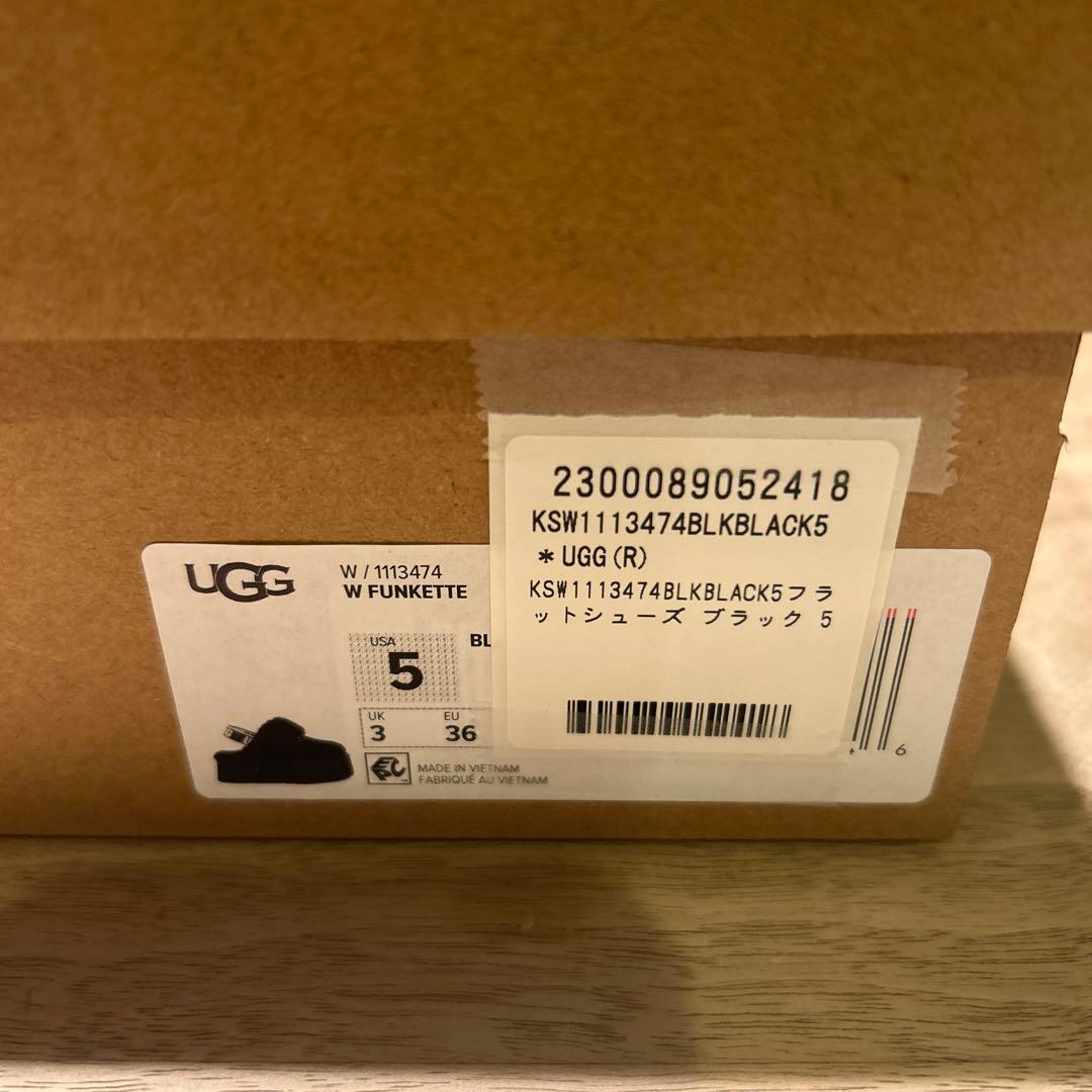 UGG ファー付きサボサンダル ブラック 5