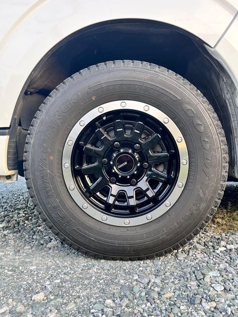 メンマ　ハイエース　essex 15インチ ホイールセット