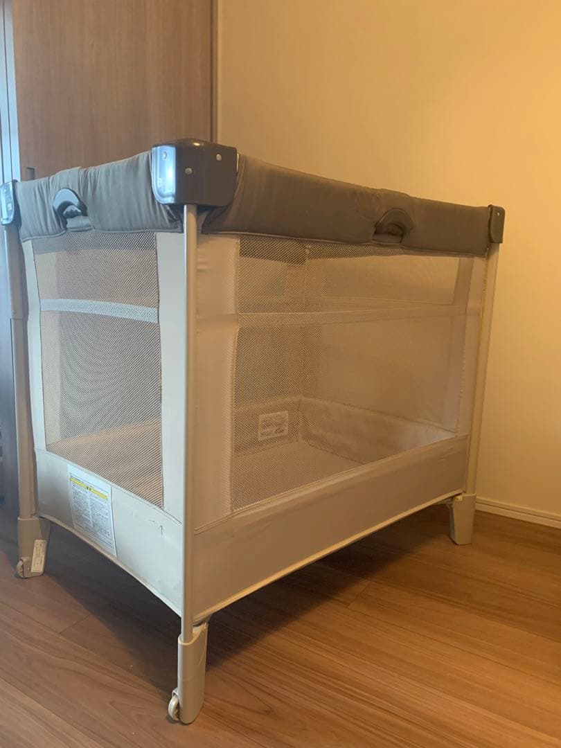 ベビーベッド　ココネル　エアー　アップリカ