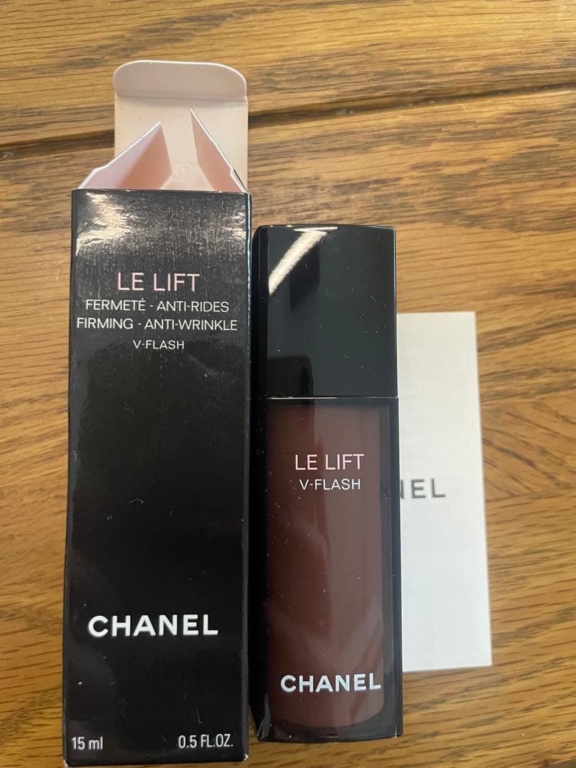 CHANEL 美容液　LE L V フラッシュ15m