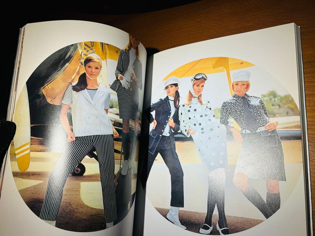 海外カルチャー】60年代ファッション・スタイルブック　美品　まとめて2冊　貴重‼️