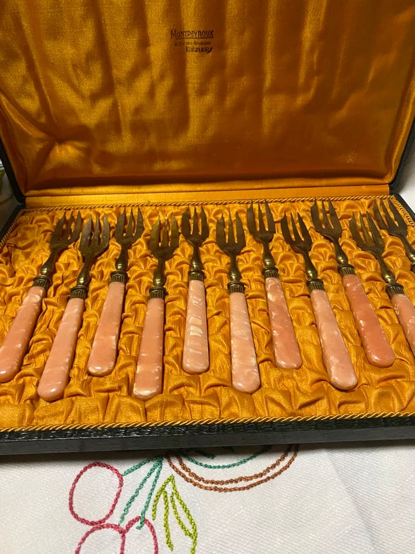 フランスアンティークMontpeyroux ピンクハンドル フォークセット11本