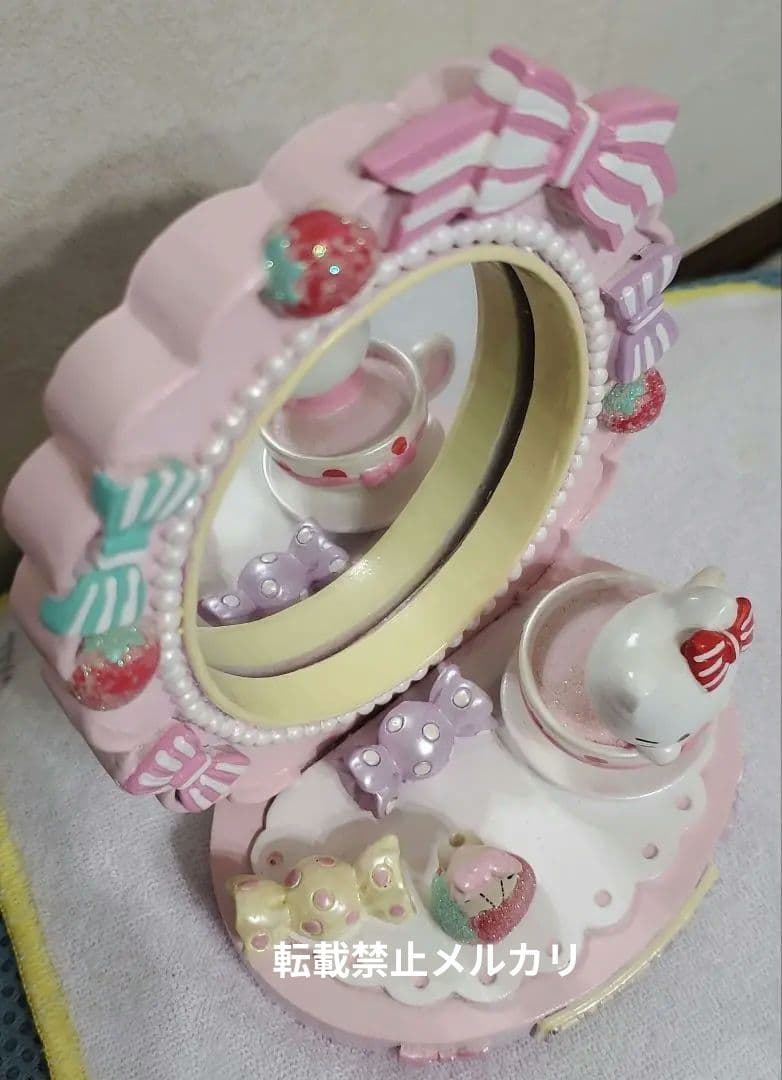 サンリオ　ハローキティ　タイニーチャム　ミニ卓上鏡