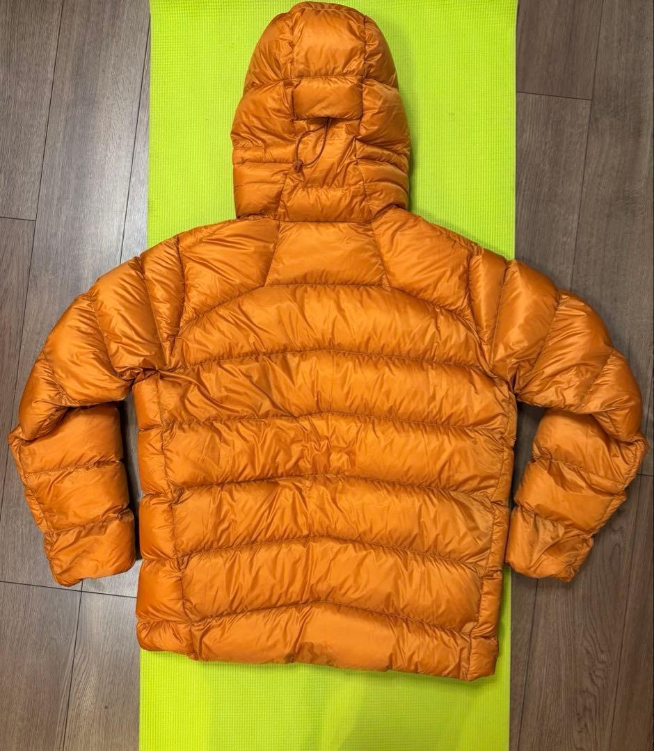 パタゴニア フィッツロイダウンフーディ L オレンジ 【ほぼ未使用の美品】
