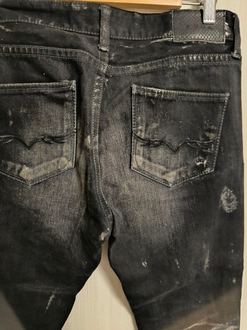 FUGAダメージ加工パンツ